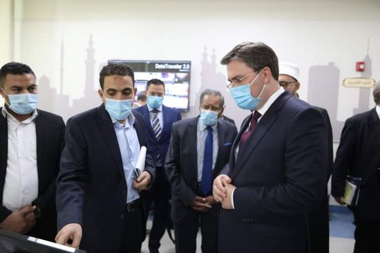 وزير خارجية صربيا يزور مرصد الأزهر (صور)