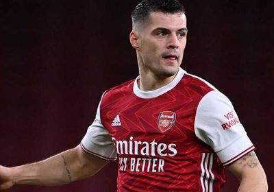  تشاكا يجدد تعاقده مع آرسنال ويهاجم "قاتلي الفريق"