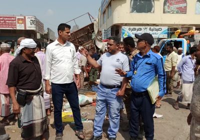 إزالة البسطات وإغلاق المحال المخالفة في البريقة