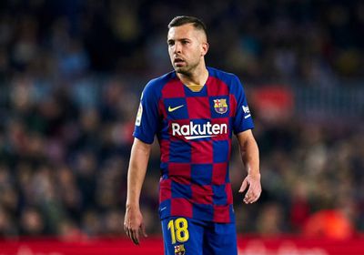 ألبا يوافق على خفض راتبه لدعم برشلونة 