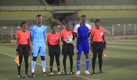 سيدات يديرن مباراة رجال للمرة الأولى بتاريخ السودان