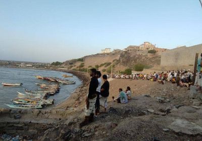 انتشال جثمان طفل ونجاة آخر في ساحل فقم