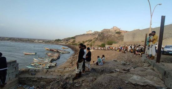 انتشال جثمان طفل ونجاة آخر في ساحل فقم