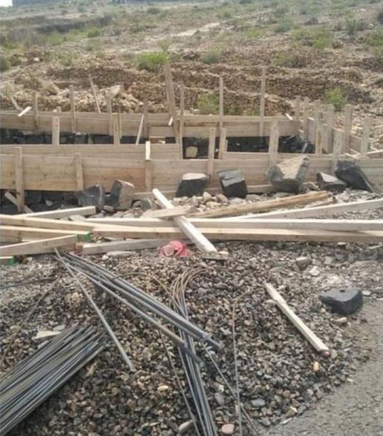 تعديات بالبناء على خط الحبيلين الجبل