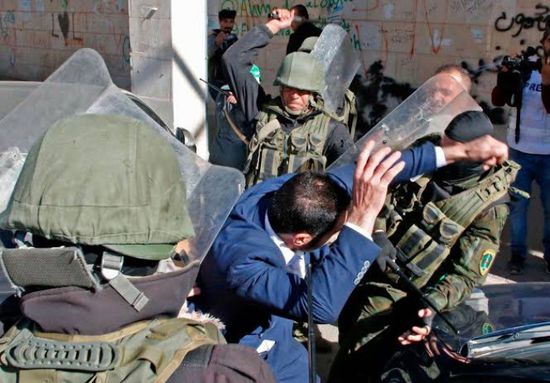  الاحتلال يعتقل ثلاثة فلسطينيين جنوب بيت لحم