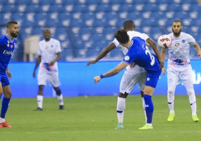 الباطن يُفقد الهلال نقطتين ويمنح الصدارة للفيحاء