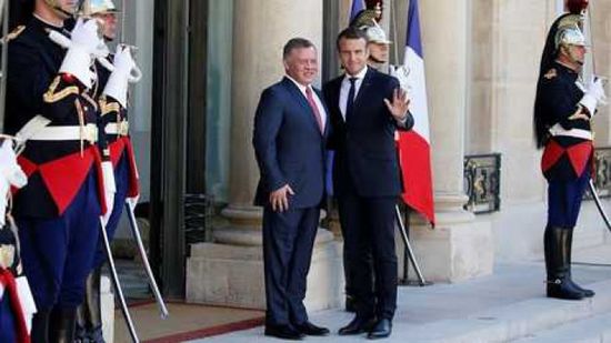 العاهل الأردني والرئيس الفرنسي يبحثان القضايا المشتركة