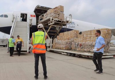 وصول شحنة من لقاحات كورونا لمطار عدن