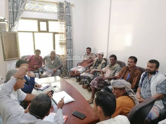 انتقالي أبين يبحث عن حلول للوضع الإنساني في شقرة