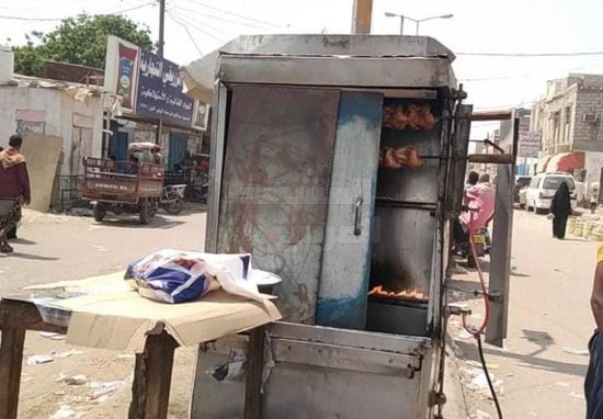 ماكينات الشواء تسلب الأرصفة من المارة بجعار     