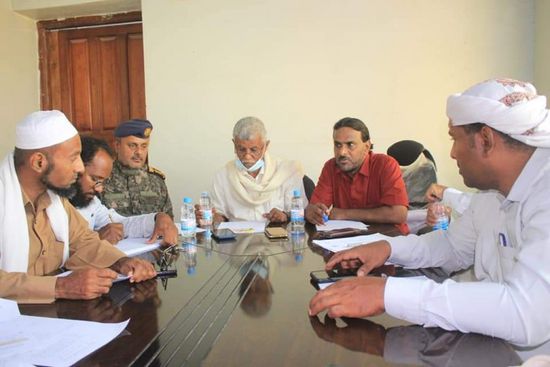 "تنفيذي الشحر" يطلع على تقرير "السياحة"