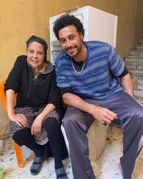 أحمد السعدني مع إسعاد يونس في كواليس "200 جنيه"