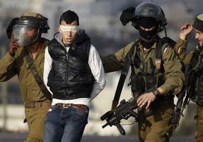 الاحتلال يعتقل 8 فلسطينيين من الخليل وبلدة دير استيا