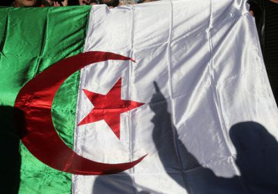تونس تسلم قيادي في حركة "الماك" إلى الجزائر