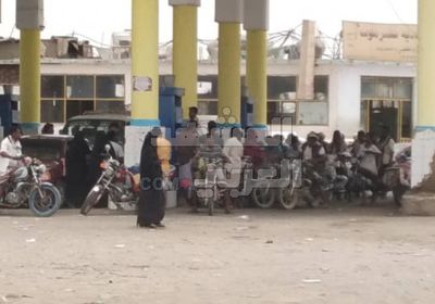 نقص المحروقات يجبر محطات أبين على الإغلاق
