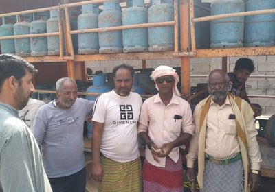 "خليفة الإنسانية" تدفع بقوافل أسطوانات غاز لأهالي سقطرى