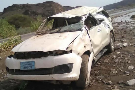 وفاة طفل وإصابة والده وجده بحادث في الملاح