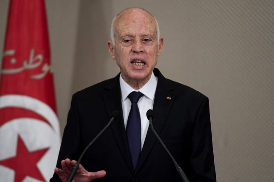رئيس تونس يتهم أطراف داخلية بجلب مرتزقة من الخارج
