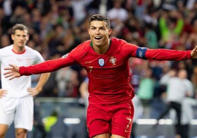 رونالدو يحطم الرقم القياسي للهداف التاريخي للمنتخبات