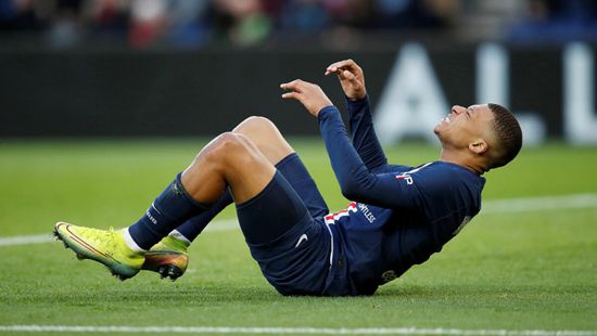 مبابي يخضع لفحص طبي لمعرفة فترة غيابه