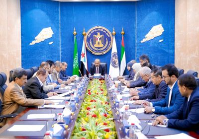 "الانتقالي" يطالب حكومة المناصفة بالعودة لعدن