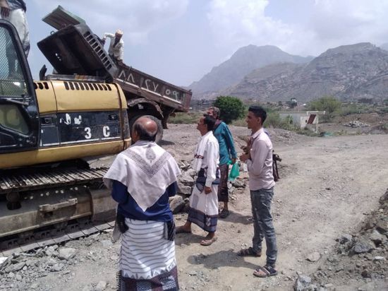 "انتقالي حالمين" يتفقد سير مشروع طريق وادي الضباب