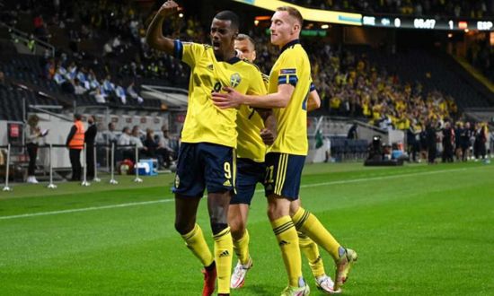 السويد تهزم إسبانيا للمرة الأولى خارج أرضها منذ 28 عاما