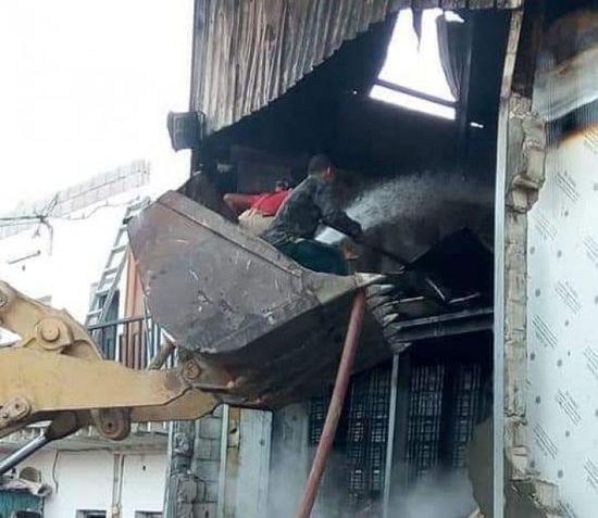 حريق يخلف خسائر كبيرة في جول مسحة بالمكلا