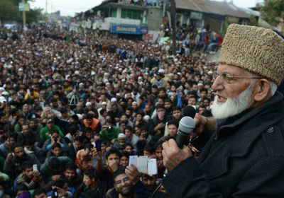 الهند.. توتر في كشمير بعد وفاة زعيم ديني