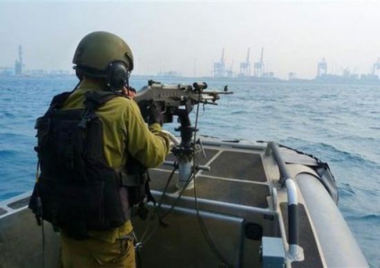 فلسطين.. زوارق الاحتلال تهاجم الصيادين في بحر شمال غزة