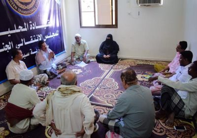 "انتقالي سيئون" يدعو إلى تحسين الوضع المعيشي