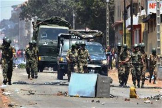 إطلاق نار كثيف من أسلحة رشاشة في غينيا