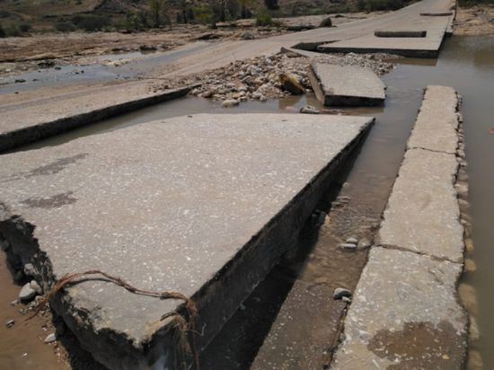 انهيار جسر في الروضة.. واتهامات لعديو بالتقصير