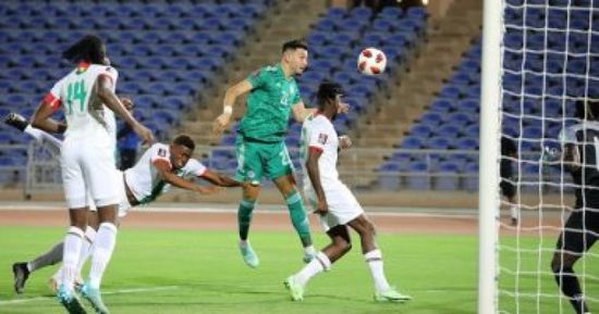  الجزائر تظل في الصدارة رغم التعادل مع بوركينا فاسو