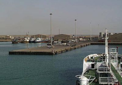 هجوم حوثي على ميناء المخا