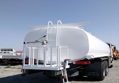  مجهولون يحتجزون صهريجًا للنفط في لبنان