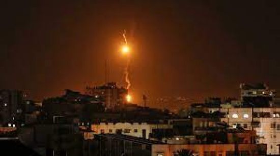 إسرائيل تقصف مواقع لحماس وسط غزة