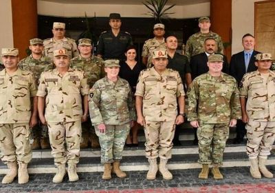 مصر.. قادة الجيش يلتقون بقائدة الحرس الأمريكي