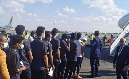  عودة 53 مصريًا كانوا محتجزين في ليبيا إلى القاهرة