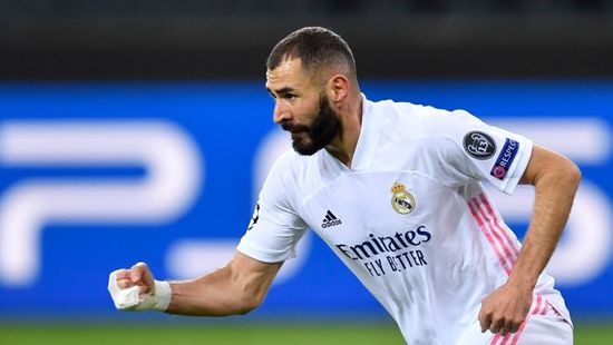 بنزيما: أحلم بالكرة الذهبية ولا تقارنوا رونالدو وبيل بأحد