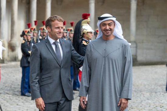 محمد بن زايد يكشف تفاصيل لقائه بـ ماكرون