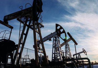  ارتفاع أسعار النفط وسط تراجع المخزونات الأمريكية
