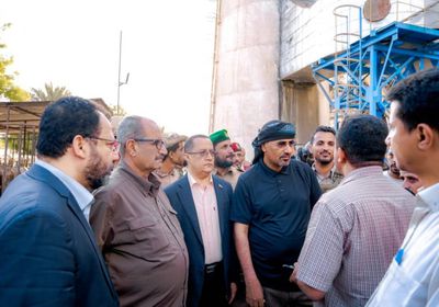 الزُبيدي يتفقد مصافي عدن و"الحسوة الحرارية"