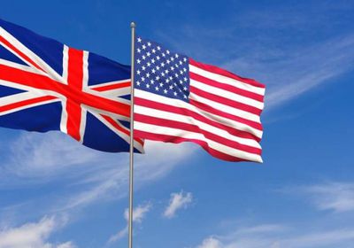 جونسون وبيلوسي يبحثان العلاقات الثنائية بين بريطانيا وأمريكا