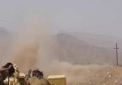 مليشيا الشرعية تهاجم عسيلان بالسلاح الثقيل