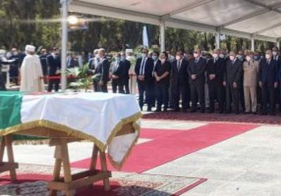 دفن جثمان بوتفليقة بمربع الشهداء
