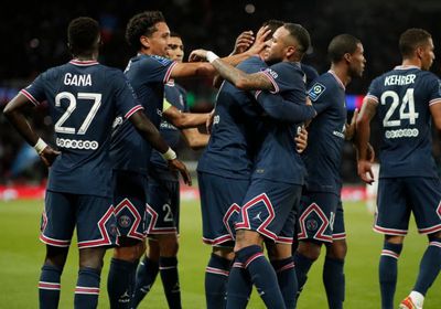  باريس يتخطى ليون بصعوبة بحضور ميسي