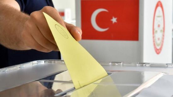 سياسي: الأتراك يدعمون المعارضة لإجراء انتخابات مبكرة