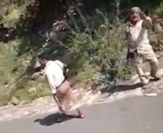 الإخوان يختطفون سائقا وثق نقاط جباياتهم بتعز (فيديو)