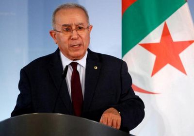  وزير الخارجية الجزائري يجتمع مع نظيره الإيرلندي